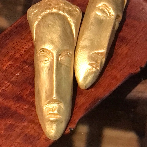 Vintage Golden Mask Earrings - Picture 5 of 5
